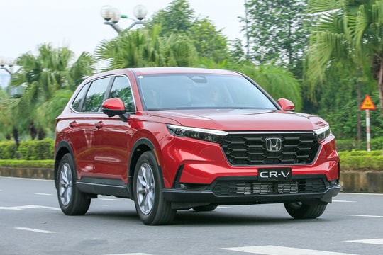 Honda CR-V giảm giá hơn 100 triệu đồng