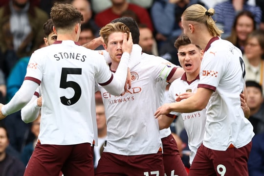 Man City thắng đậm ở Ngoại hạng Anh