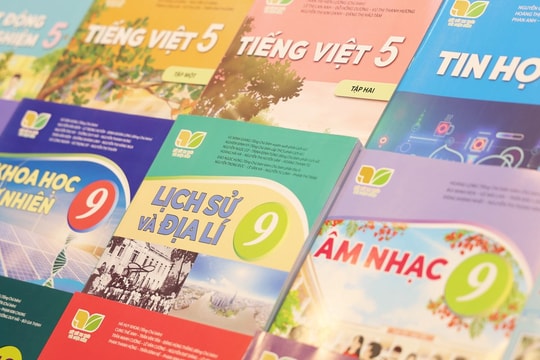 Định giá trần sách giáo khoa: Tính đúng, tính đủ và hài hoà lợi ích các bên