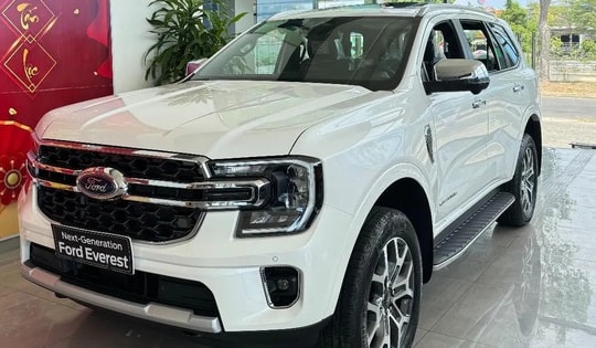 Ford Everest 2024 về đại lý bớt trang bị, vẫn đầy ắp công nghệ trong phân khúc