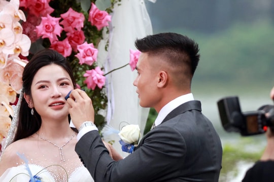 Quang Hải - Chu Thanh Huyền báo tin vui... "săn Rồng" thành công