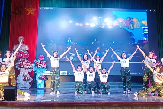 Hơn 130 diễn viên, nhạc công tham gia Liên hoan Tiếng hát cựu chiến binh huyện Ninh Giang