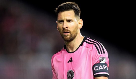 Trở lại sau chấn thương, Messi chỉ mất 11 phút để ghi bàn