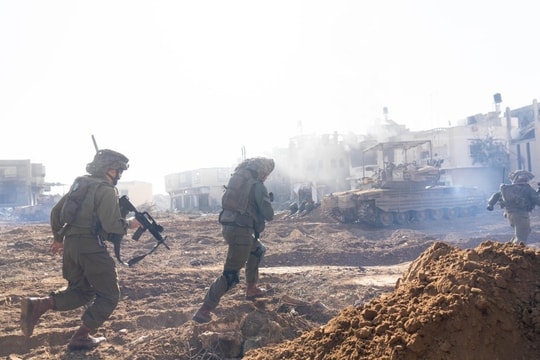Quân đội Israel tổ chức lại lực lượng, rút bộ binh khỏi phía Nam Dải Gaza