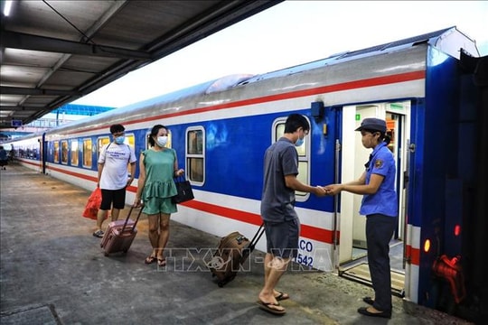 Vận chuyển đường sắt "chuyển mình" đáp ứng mùa cao điểm du lịch