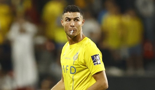 Cổ động viên Al Nassr muốn đội bóng đuổi Ronaldo