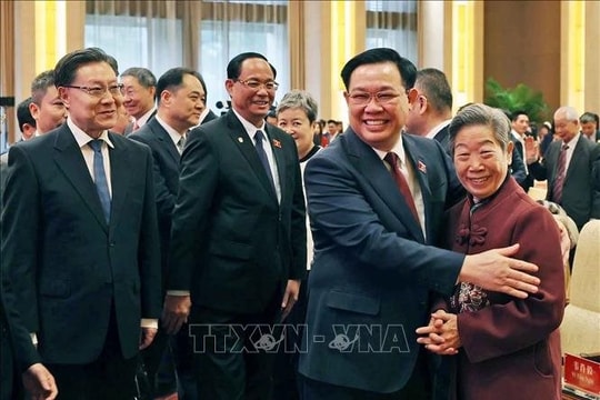 Chủ tịch Quốc hội Vương Đình Huệ dự gặp gỡ hữu nghị nhân dân Việt Nam - Trung Quốc