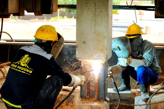Lao động có thật là vinh quang?