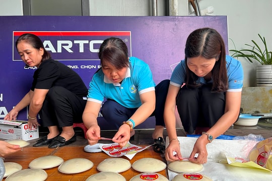 Bánh chưng, bánh giầy An Lạc "bay xa"