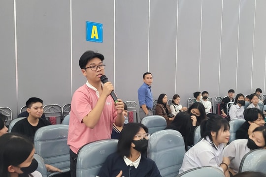 Hơn 3.400 học sinh Hải Dương tìm hiểu chọn trường, chọn nghề