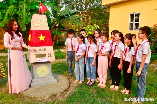 Trường Tiểu học Quang Minh giúp trẻ yêu biển đảo