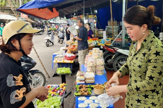 Bánh trôi, bánh chay hút khách dịp Tết Hàn thực