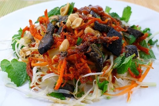Cách làm nộm đu đủ bò khô ngon chuẩn vị