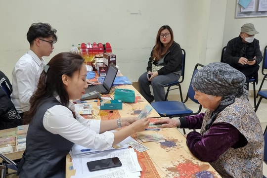 Người đang hưởng lương hưu qua đời, thân nhân được hưởng chế độ nào?