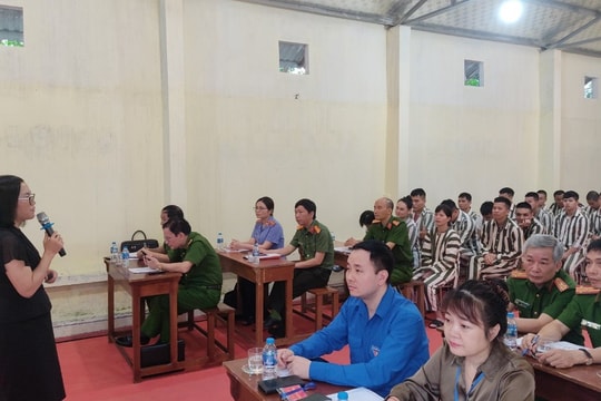 Phạm nhân Trại Tạm giam Công an tỉnh Hải Dương được tư vấn, giới thiệu việc làm