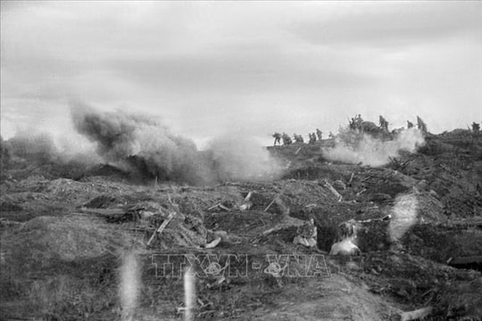 Ngày 13/4/1954, Bộ Chỉ huy Chiến dịch Điện Biên Phủ ra chỉ thị về chiến thuật đánh lấn của các đơn vị nhỏ