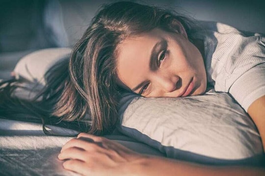 Tại sao nên cắt đứt liên lạc với người cũ?