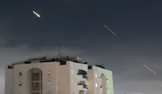 Thế giới nín thở chờ phản ứng của Israel, Mỹ sau đòn tấn công của Iran