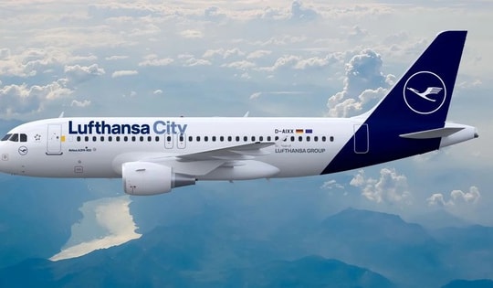 Một loạt hãng hàng không ngừng bay ngang Israel và Iran