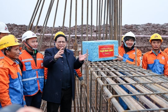 Thủ tướng yêu cầu ban hành cơ chế mua bán điện trực tiếp trước 30/4