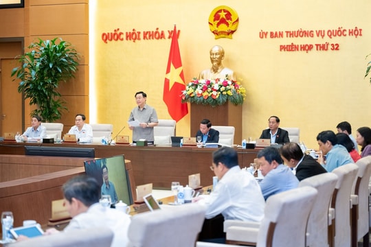 Khai mạc phiên họp thứ 32 của Ủy ban Thường vụ Quốc hội