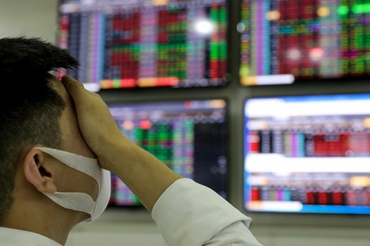 VN-Index giảm gần 60 điểm
