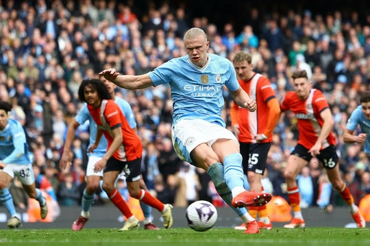 Man City nắm 70% cơ hội vô địch Ngoại hạng Anh