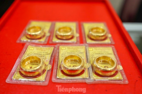 Giá vàng nhẫn lại vụt tăng