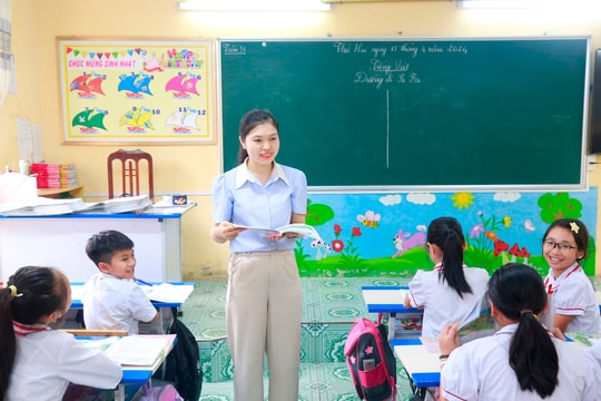 Những “bông hồng” trên bục giảng