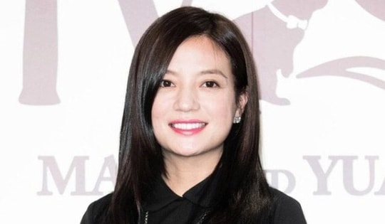 Triệu Vy tiếp tục bị phong tỏa tài sản, đường trở lại showbiz gian nan