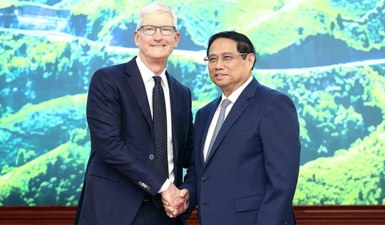 Thủ tướng Phạm Minh Chính tiếp CEO Tim Cook, đề nghị Apple hỗ trợ Việt Nam phát triển xanh