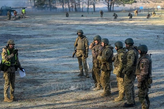 Tổng thống Ukraine ký ban hành luật về động viên nhập ngũ, giảm tuổi động viên từ 27 xuống 25
