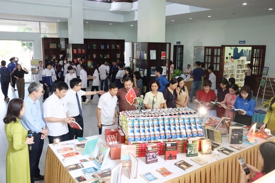 Trưng bày gần 1.000 cuốn sách tại khai mạc Ngày Sách và Văn hóa đọc ở Hải Dương