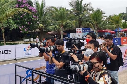 Press, Internet freedom ensured in Vietnam: Official