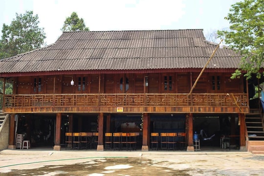 Điện Biên quá tải lưu trú, người dân dọn nhà, lắp điều hòa đón du khách miễn phí