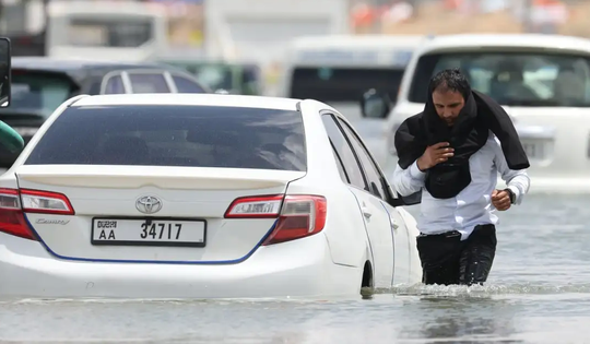 Công nghệ gieo mưa nhân tạo là gì mà bị đổ thừa gây lũ lụt ở Dubai?