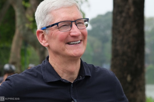 Thấy gì từ chuyến thăm của CEO Apple đến Việt Nam?