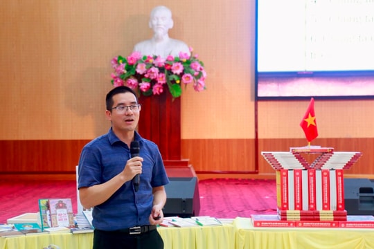 Dịch giả Nguyễn Quốc Vương truyền cảm hứng đọc sách tới cán bộ quản lý, nhân viên thư viện các trường học TP Hải Dương