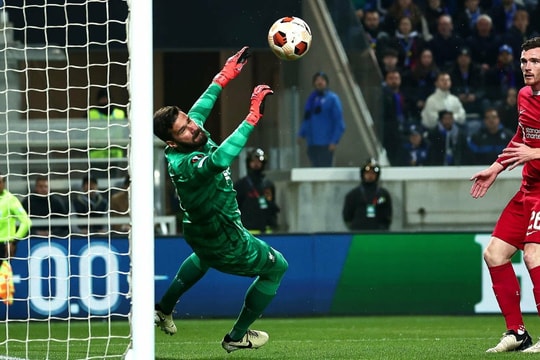 Liverpool bị loại ở tứ kết Europa League