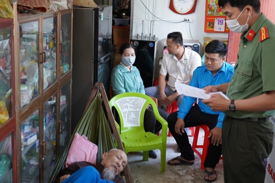 Ông Lê Tùng Vân trong vụ Tịnh thất Bồng Lai bị khởi tố về hành vi "loạn luân"
