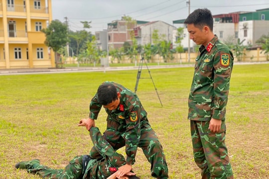 Lính trinh sát thi đua tiếp bước chiến sĩ Điện Biên