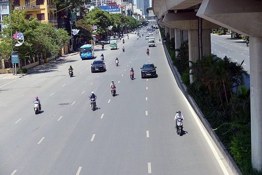 Thời tiết ngày 20/4: Nắng nóng nhiều nơi trên cả nước, mưa dông vào chiều tối