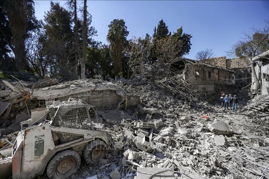 Israel tấn công vị trí quân sự tại Syria