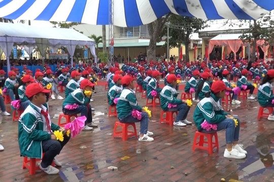 Bắt học sinh đi học ngày nghỉ lễ Giỗ Tổ Hùng Vương, hiệu trưởng ở Thái Bình bị xem xét kỷ luật