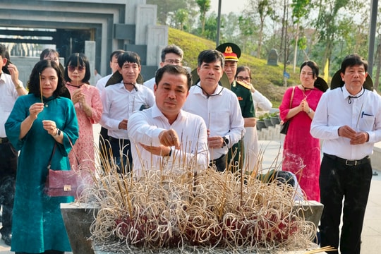 Đoàn công tác của tỉnh Hải Dương tổ chức nhiều hoạt động tri ân người có công tại tỉnh Điện Biên