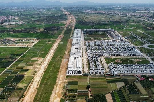 Những dự án "đắp chiếu" nằm chờ đường Vành đai 4