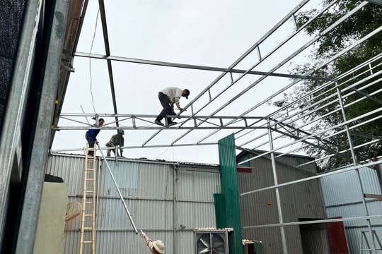 Ông Trương Đình Vương đã dỡ lán vi phạm công trình thủy lợi ở Gia Lộc