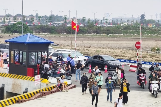 3 cách đến Cát Bà tránh cảnh đợi phà đông đúc