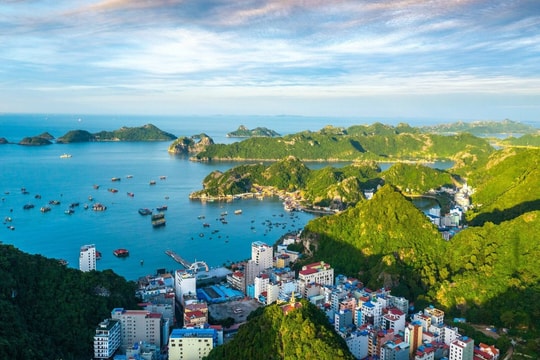Nhiều điểm du lịch phía Bắc "cháy" phòng, giá tăng gấp đôi