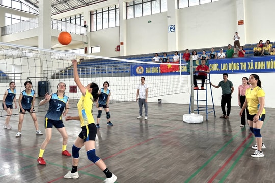 Liên Công đoàn các trường học nhất giải bóng chuyền hơi nữ công nhân, viên chức Kinh Môn 2024